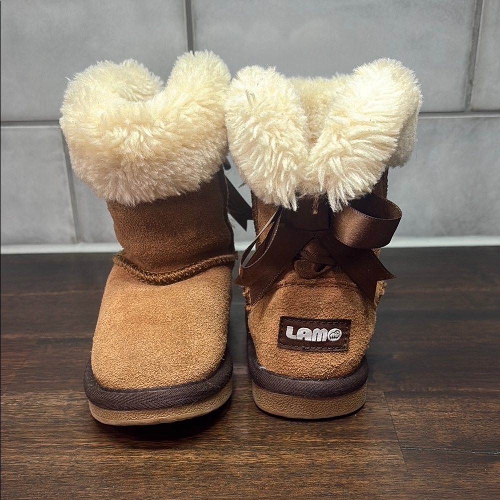 Lamo Kids Boots with Cream faux fur Lining